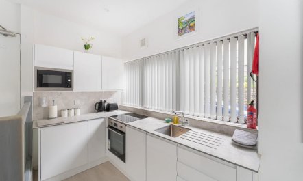 1 Bed in Bowness-on-Windermere 2