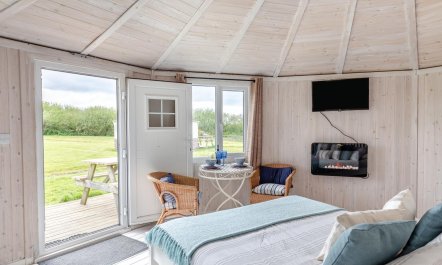 1 Bed in Hartland 8