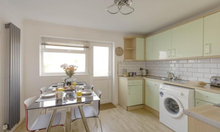 2 Bed in Weymouth 1