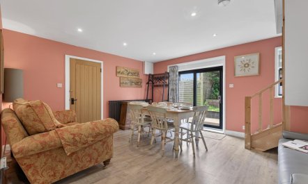2 Bed in Alkham 0