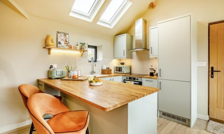 1 Bed in Thorncombe 1