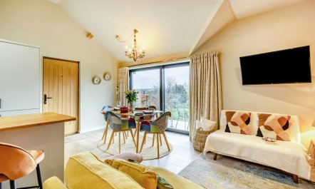 1 Bed in Thorncombe 5