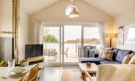 2 Bed in Totland Bay 4