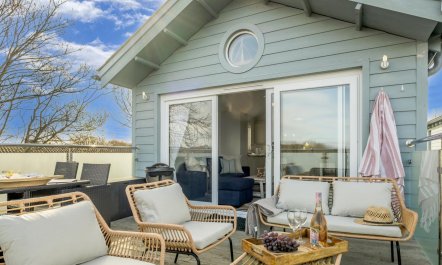 2 Bed in Totland Bay 1