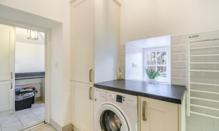 2 Bed in Newchapel 8