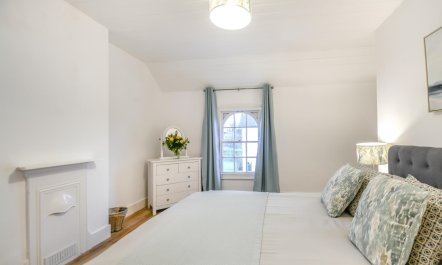 2 Bed in Newchapel 3