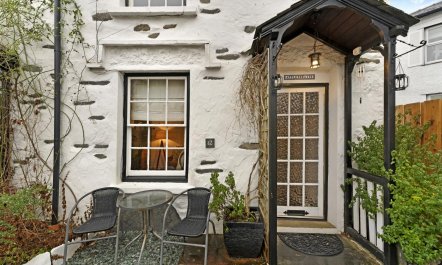 2 Bed in Windermere 1