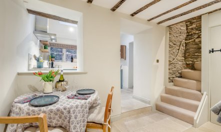 2 Bed in Malmesbury 3