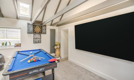 4 Bed in Abernethy 1
