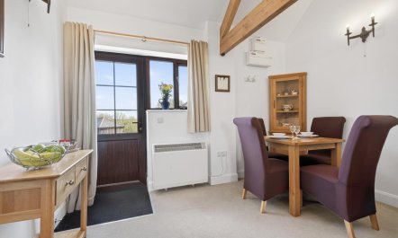 1 Bed in Milton Abbas 8