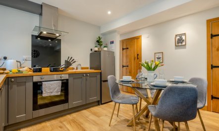 2 Bed in Child Okeford 5