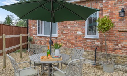 2 Bed in Child Okeford 4