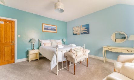 2 Bed in Windermere 4