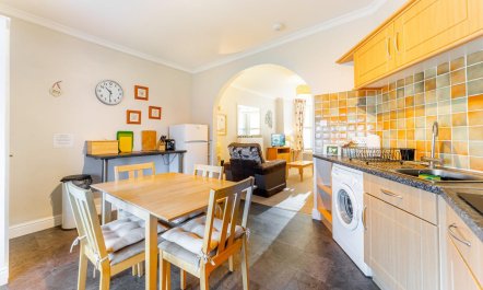 2 Bed in Windermere 9