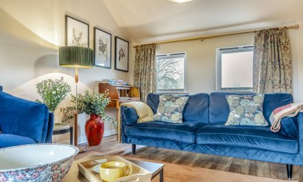 3 Bed in Lyonshall 4
