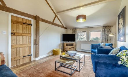 3 Bed in Lyonshall 2