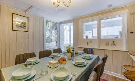 4 Bed in New Quay 8