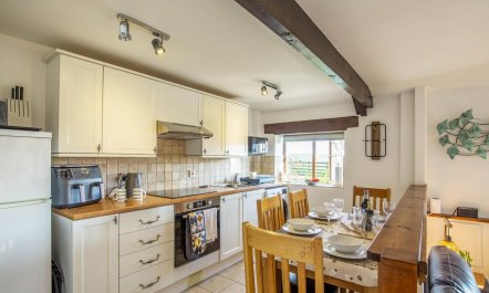 2 Bed in Hartland 6