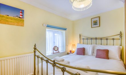 2 Bed in Holt 8