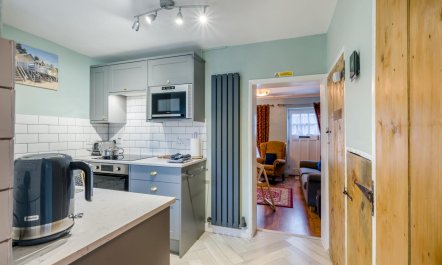 2 Bed in Holt 1