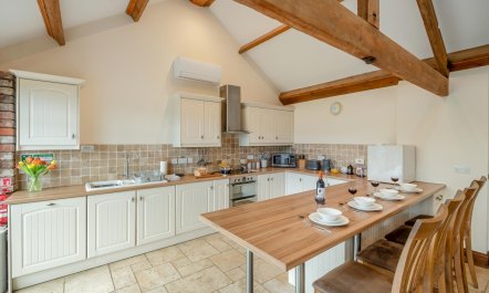 2 Bed in Alne 2