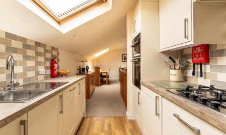 2 Bed in Windermere 8
