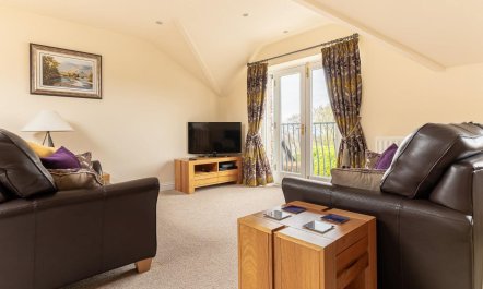 2 Bed in Windermere 1