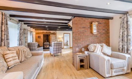 4 Bed in St. Clears 2