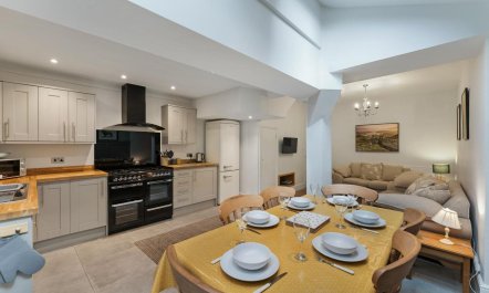 3 Bed in Windermere 6