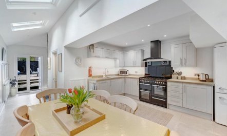 3 Bed in Windermere 1
