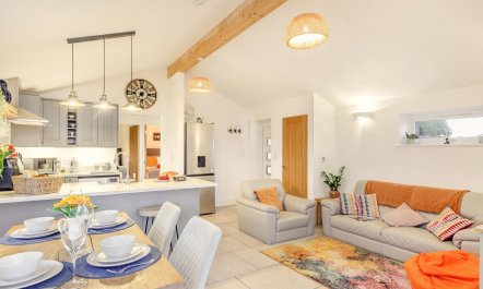 2 Bed in Lanteglos 2