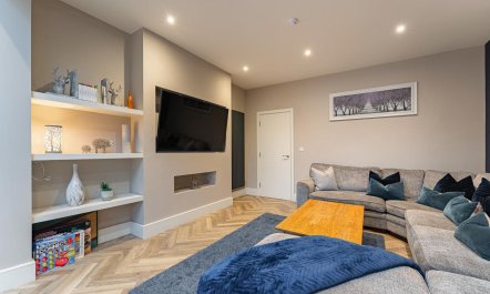 5 Bed in Windermere 1