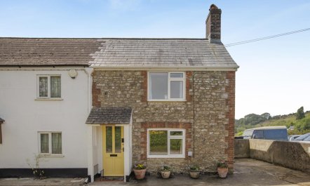 2 Bed in Marshwood 1