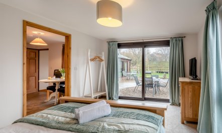 3 Bed in Weybourne 8