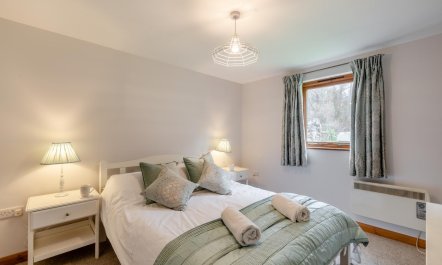 3 Bed in Weybourne 9