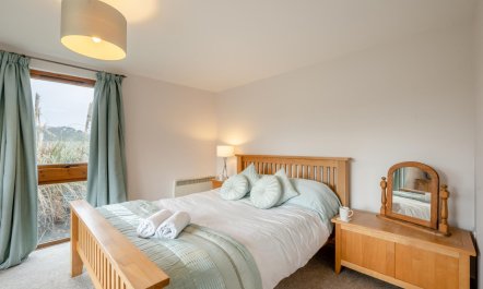 3 Bed in Weybourne 2