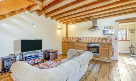 1 Bed in East Chilla 6