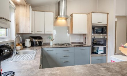2 Bed in Upton 7