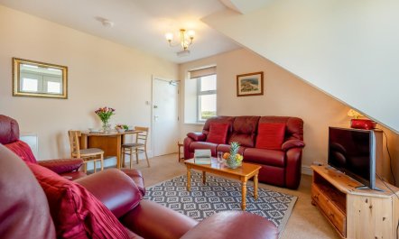 1 Bed in Harlyn Bay 3