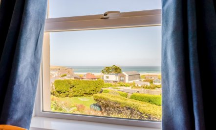 1 Bed in Harlyn Bay 5
