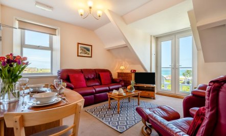 1 Bed in Harlyn Bay 1