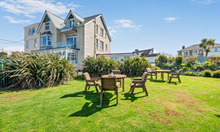 1 Bed in Harlyn Bay 6