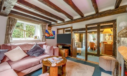 4 Bed in Burwash Common 6