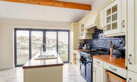 4 Bed in Brixham 7