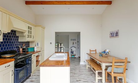 4 Bed in Brixham 6
