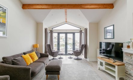4 Bed in Brixham 3