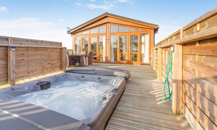 3 Bed in Athelington