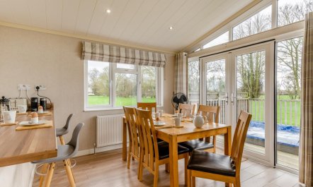 2 Bed in Athelington 9