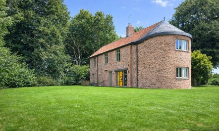 4 Bed in Taunton