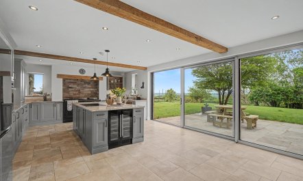 4 Bed in Taunton 2